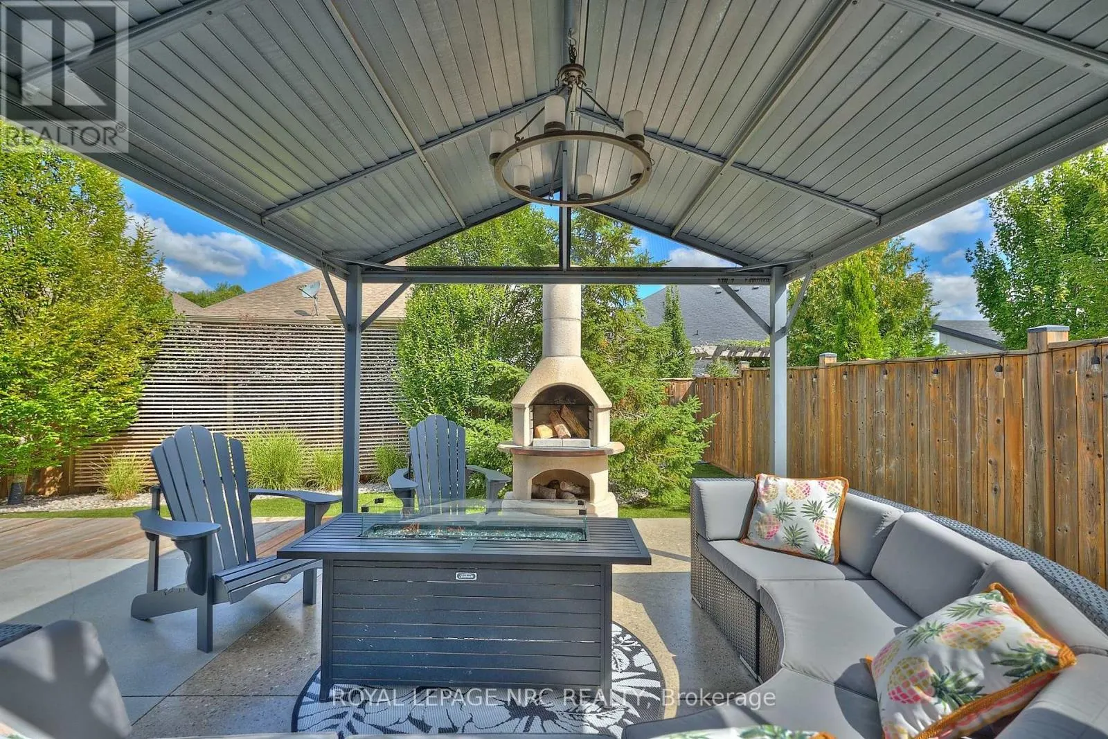 60 ROSEWOOD CRESCENT