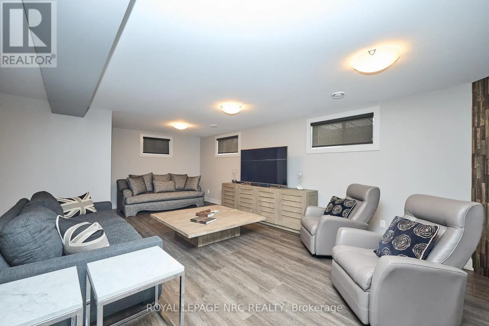 60 ROSEWOOD CRESCENT