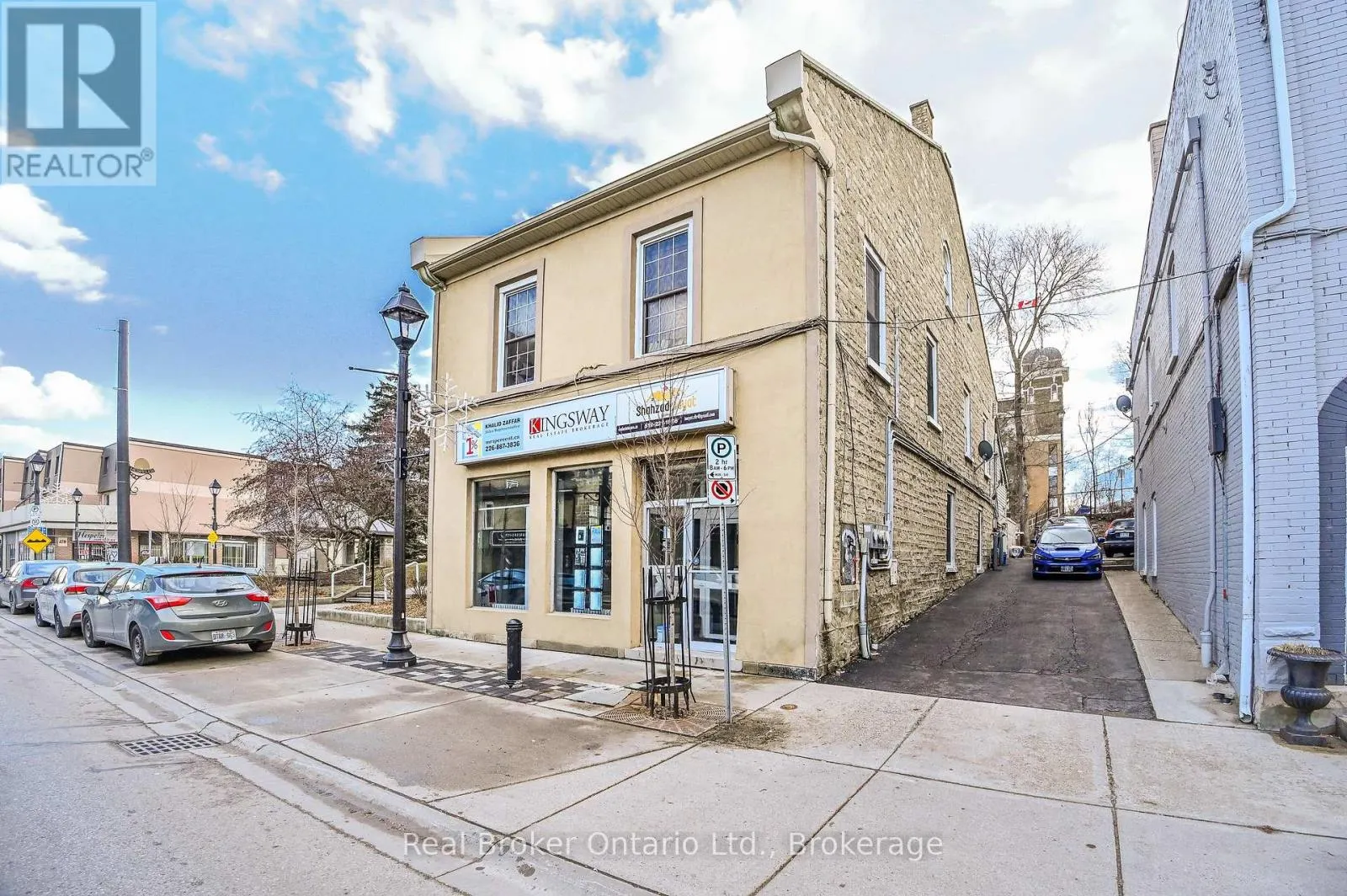26 QUEEN STREET E