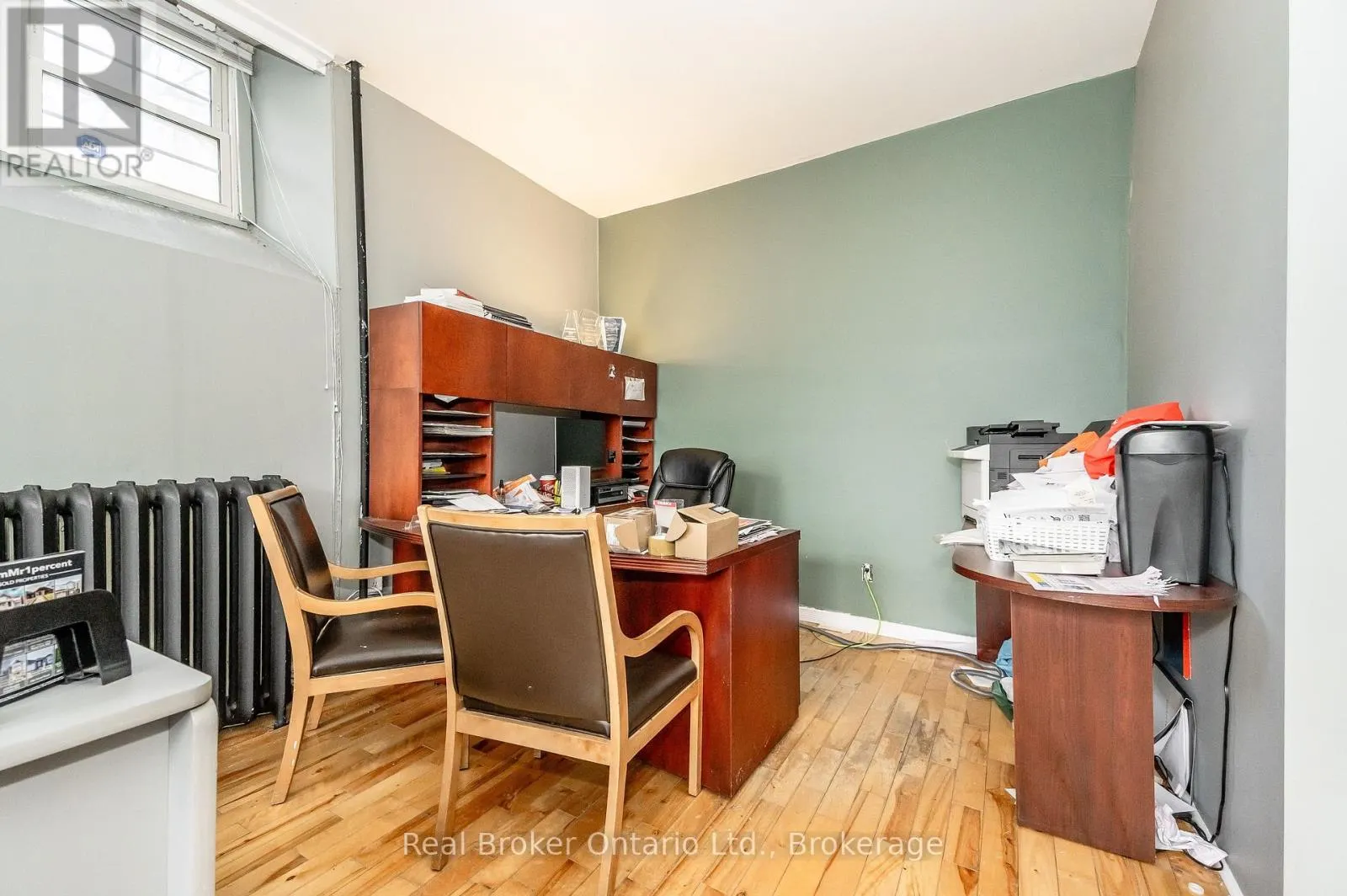 26 QUEEN STREET E