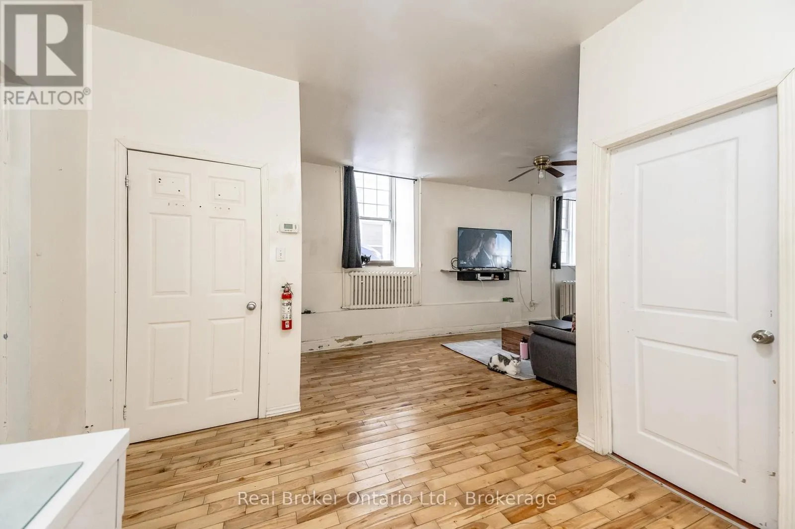 26 QUEEN STREET E