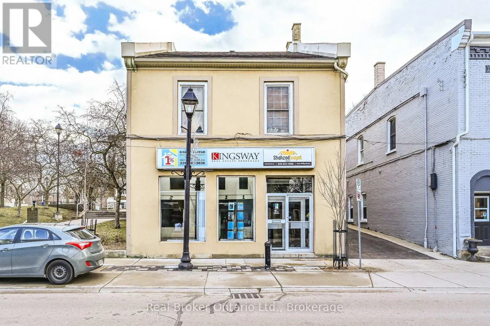 26 QUEEN STREET E