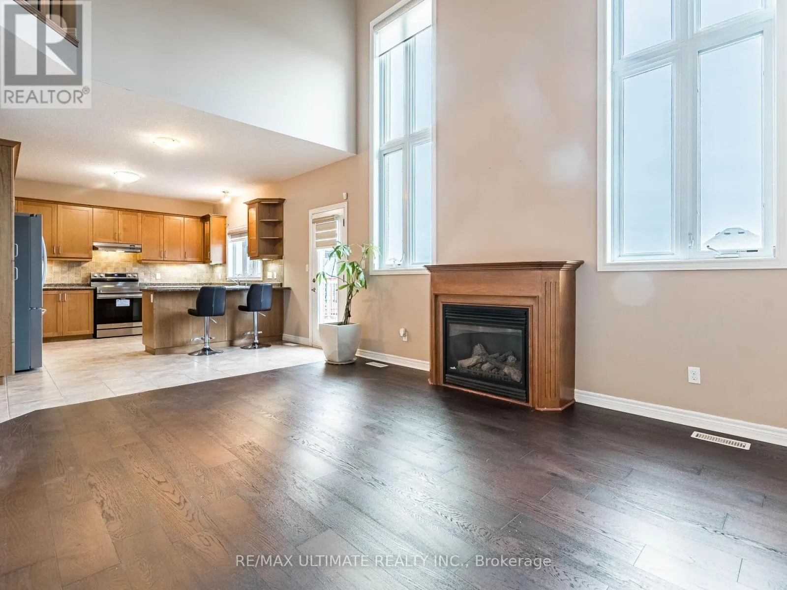 621 THOMAS SLEE DRIVE