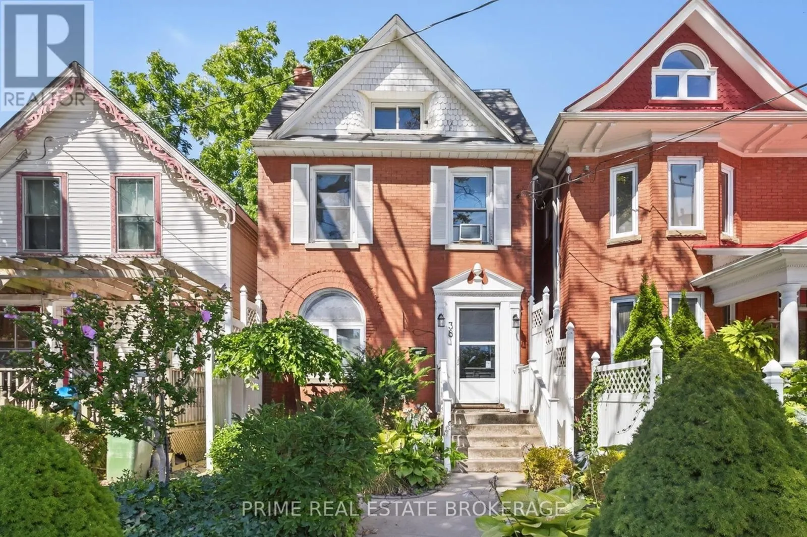 38 HINCKS STREET