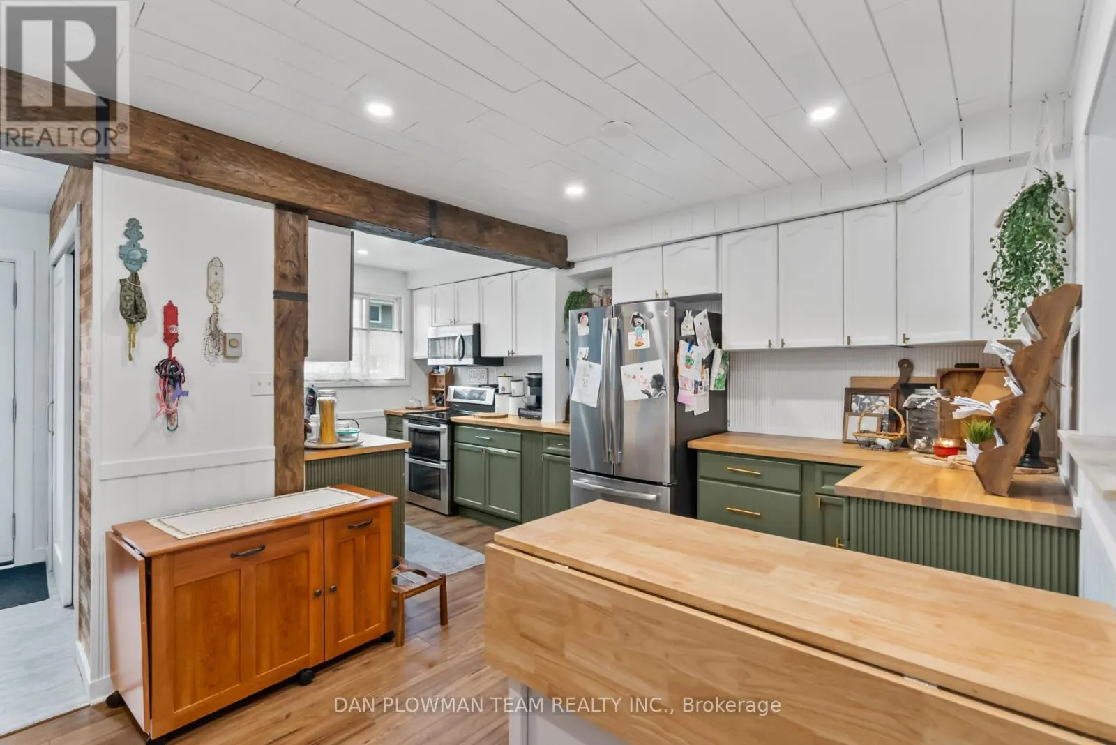 F6 - 400 WESTWOOD DRIVE