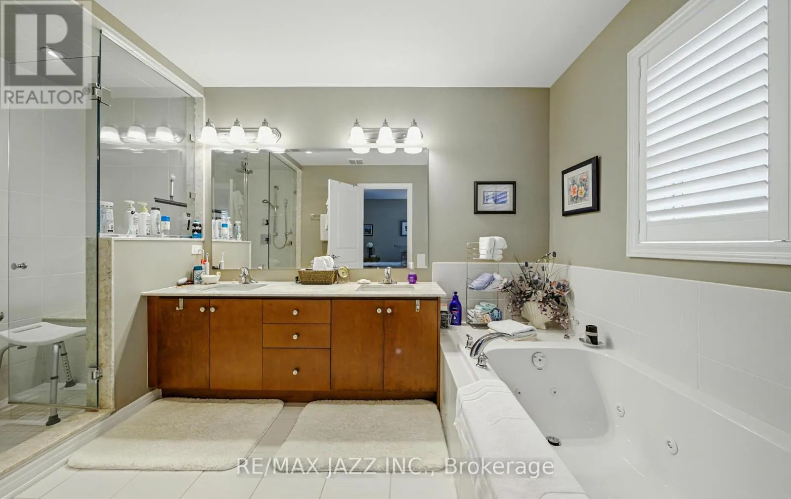 393 LAKESHORE ROAD