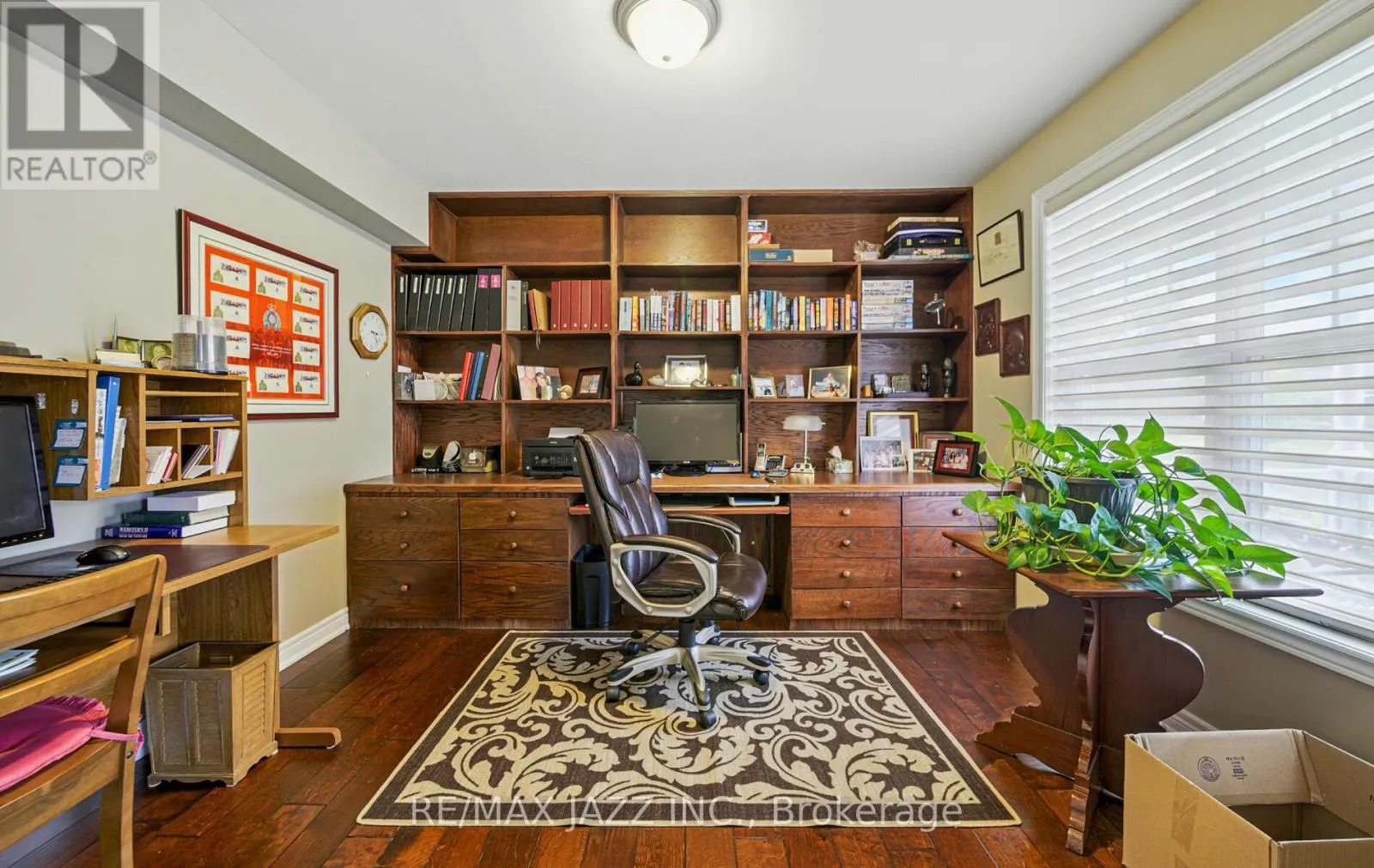 393 LAKESHORE ROAD