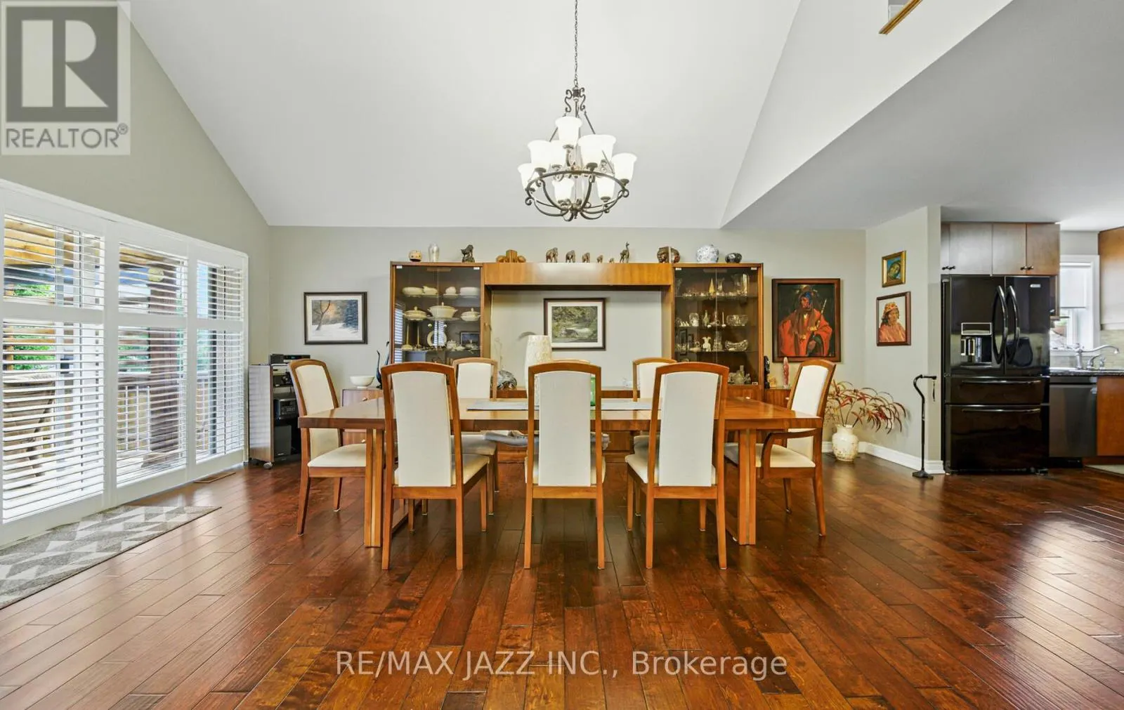 393 LAKESHORE ROAD