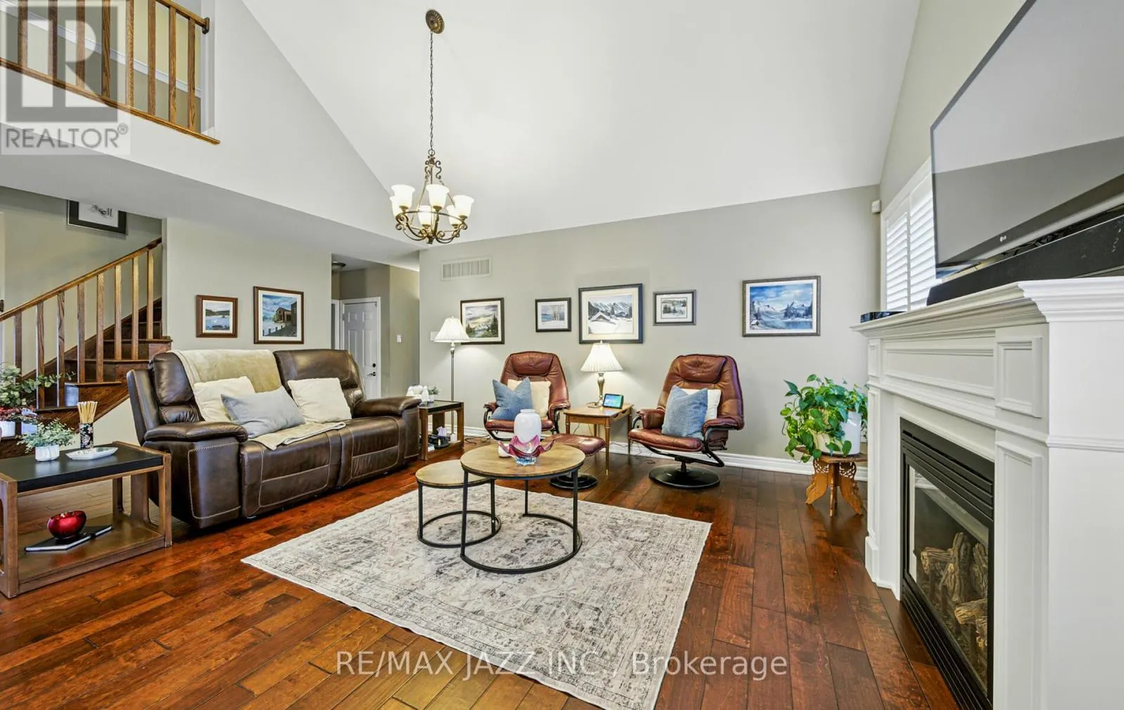 393 LAKESHORE ROAD