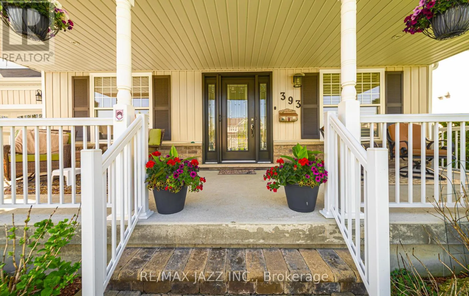 393 LAKESHORE ROAD