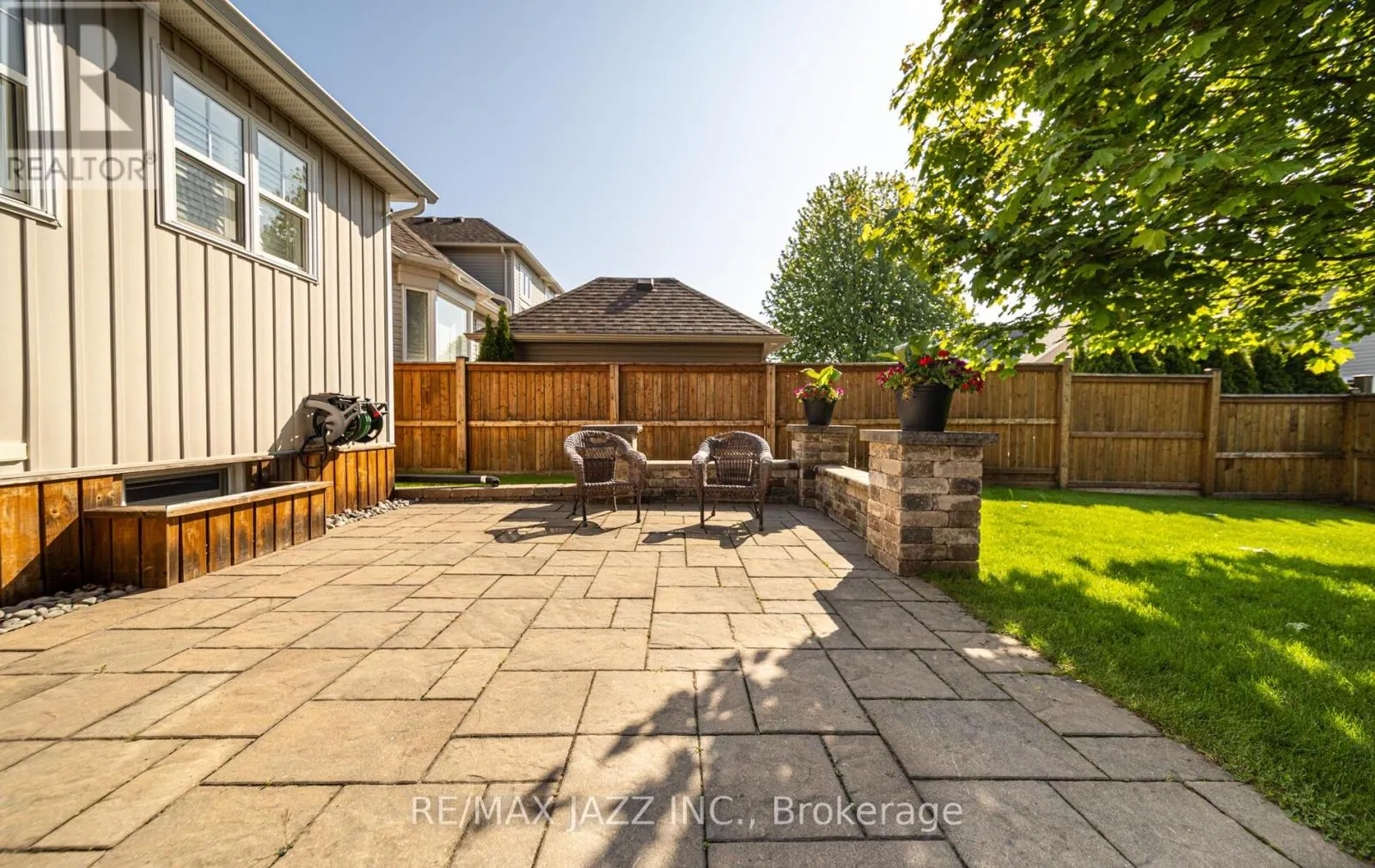 393 LAKESHORE ROAD
