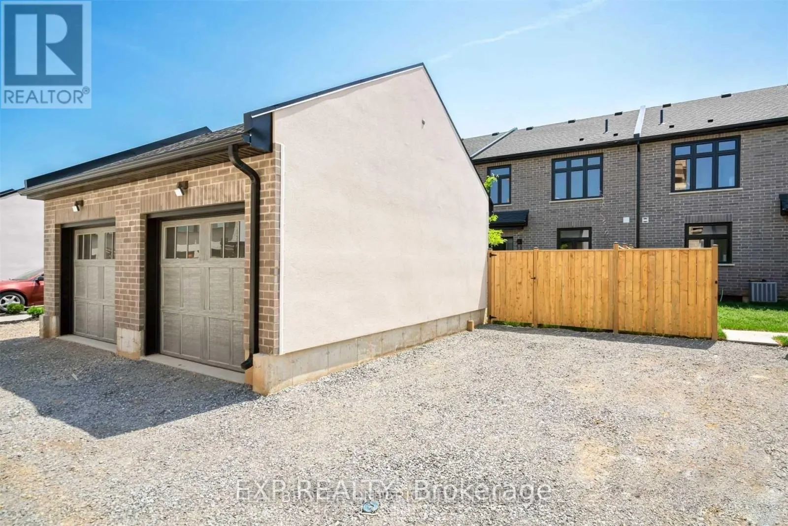 141 SUMMERSIDES BOULEVARD