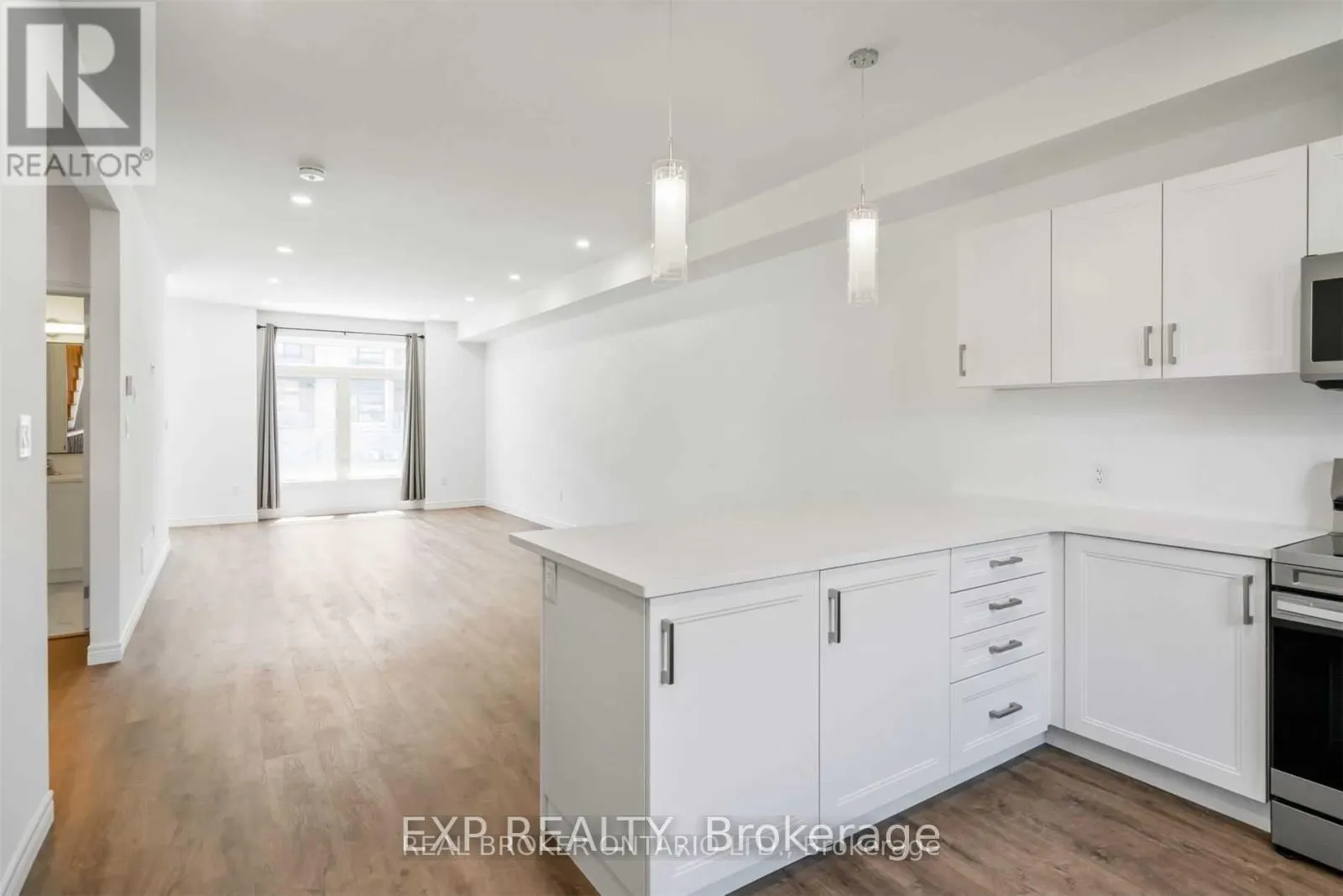 141 SUMMERSIDES BOULEVARD