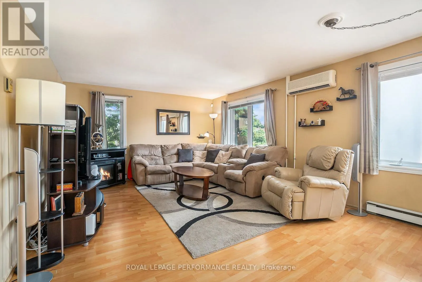 201 - 1765 CABARET LANE