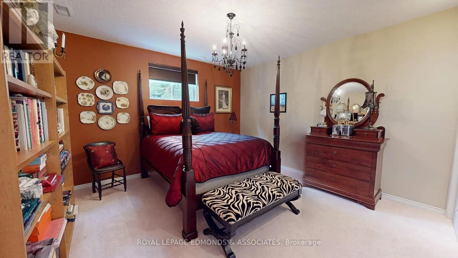 4 JAMIE CRESCENT