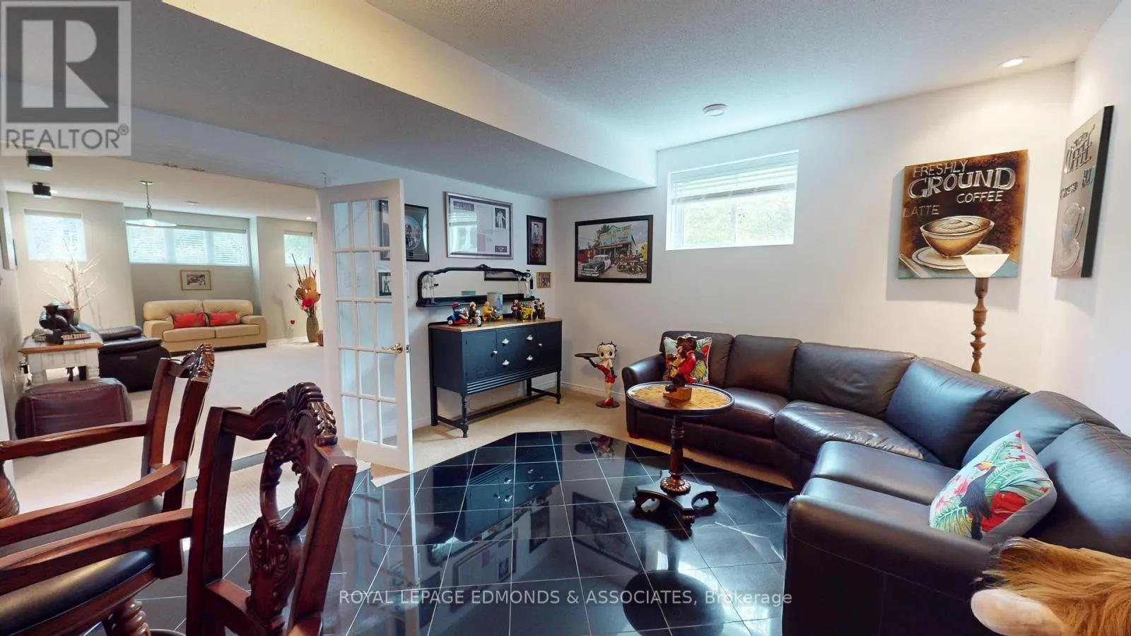 4 JAMIE CRESCENT