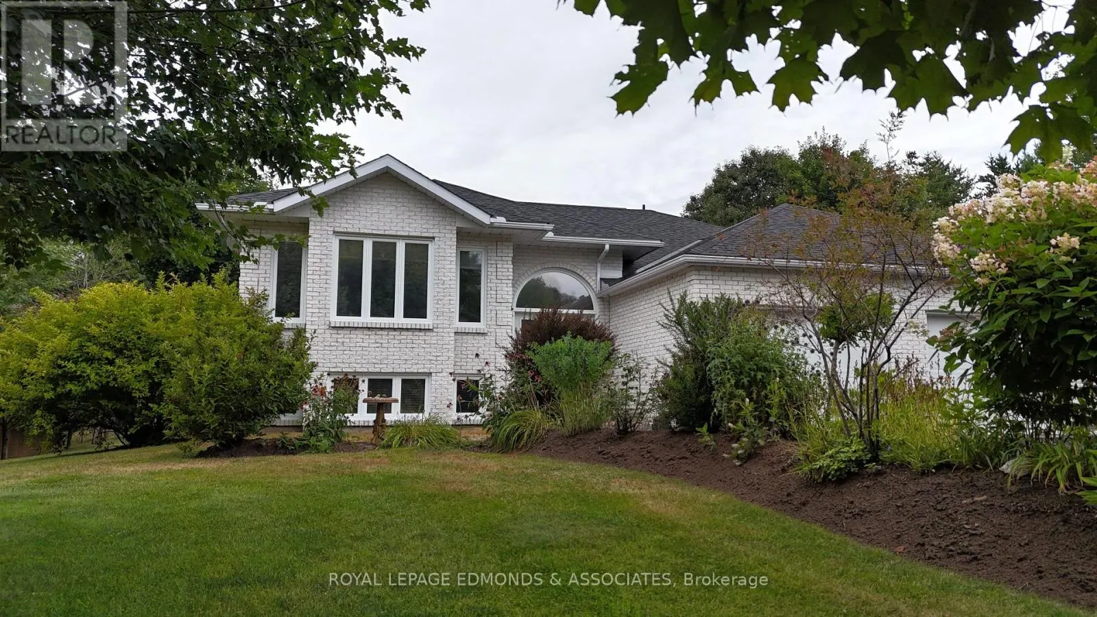 4 JAMIE CRESCENT