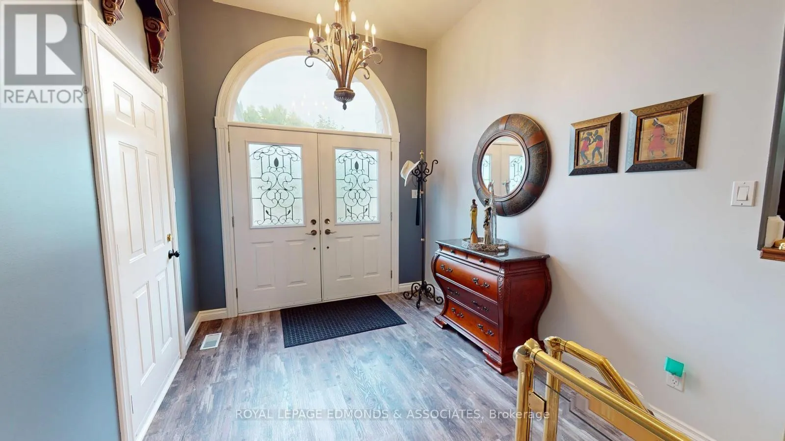 4 JAMIE CRESCENT