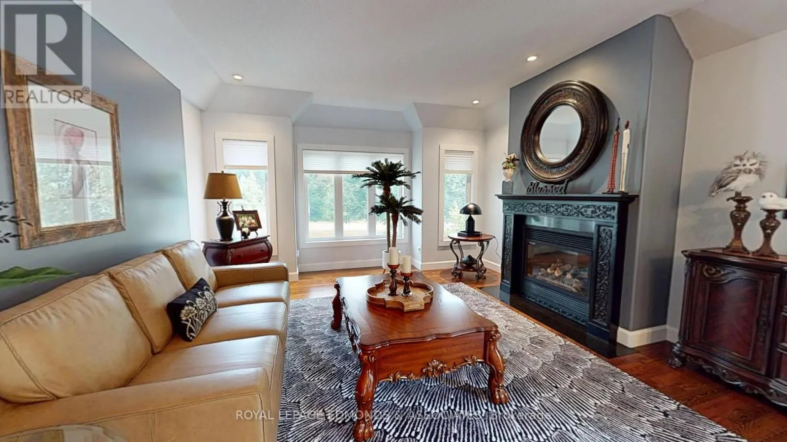 4 JAMIE CRESCENT