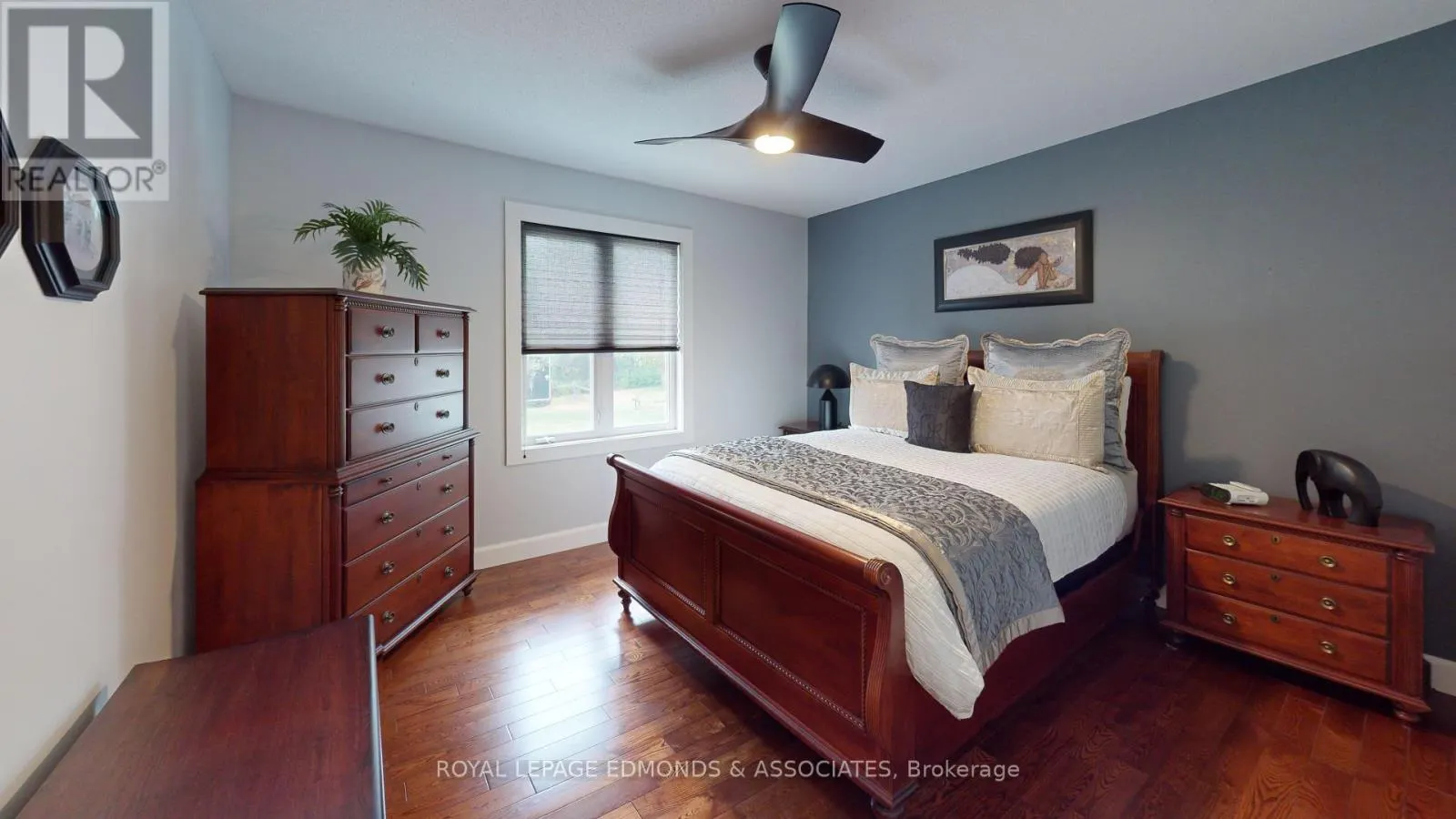 4 JAMIE CRESCENT