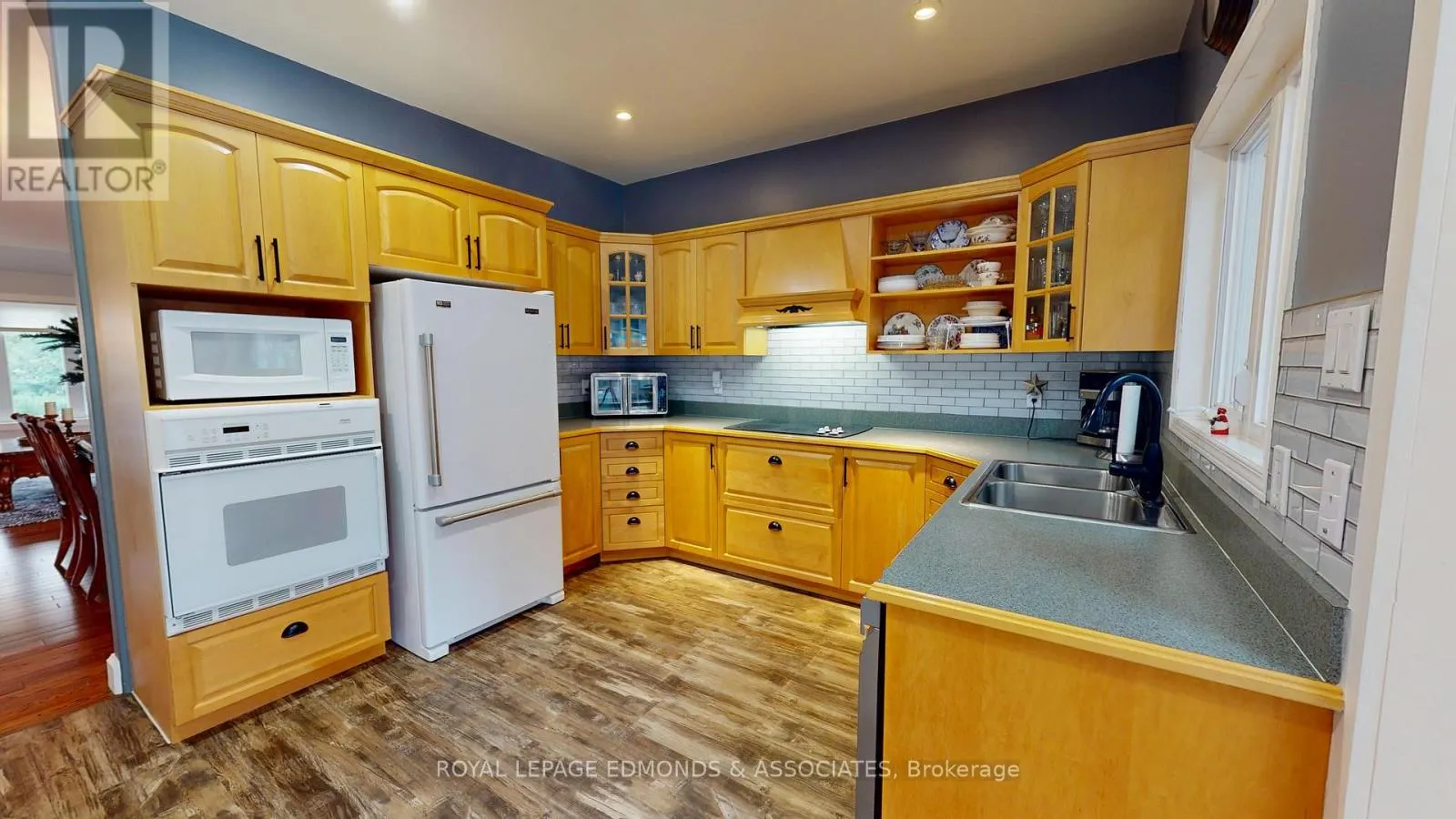 4 JAMIE CRESCENT