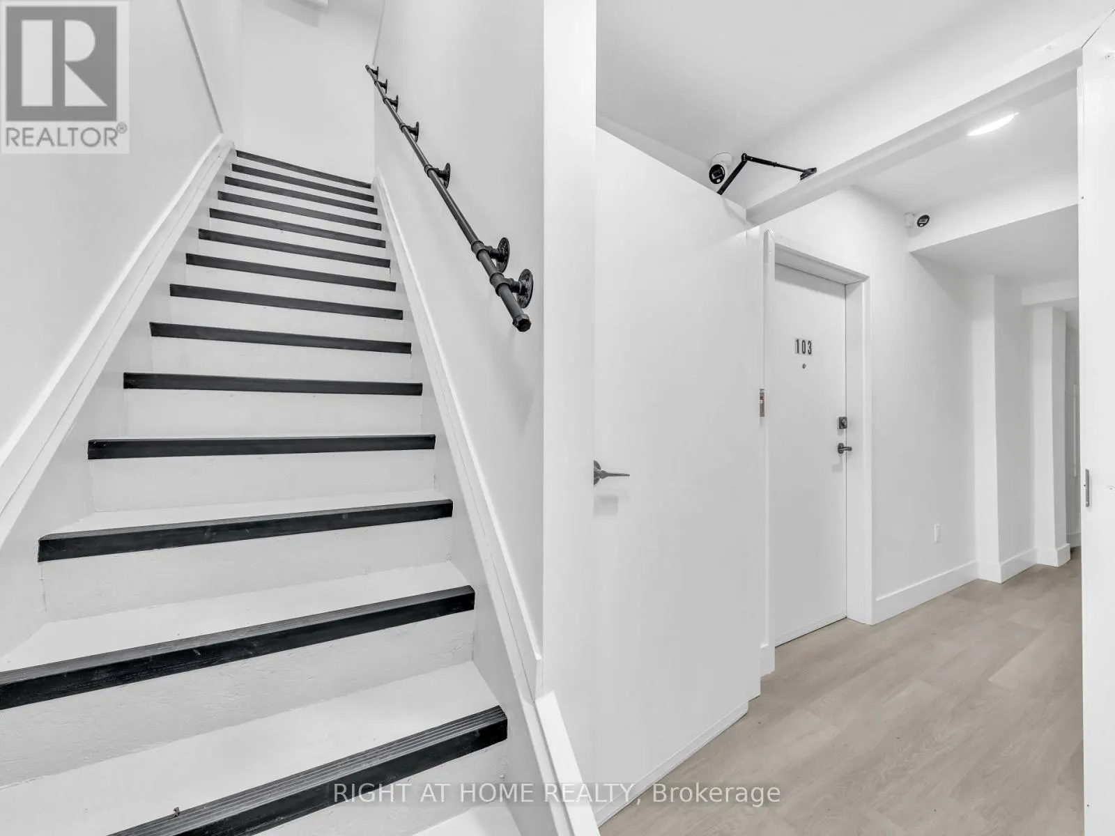 204 - 1804 DROUILLARD ROAD