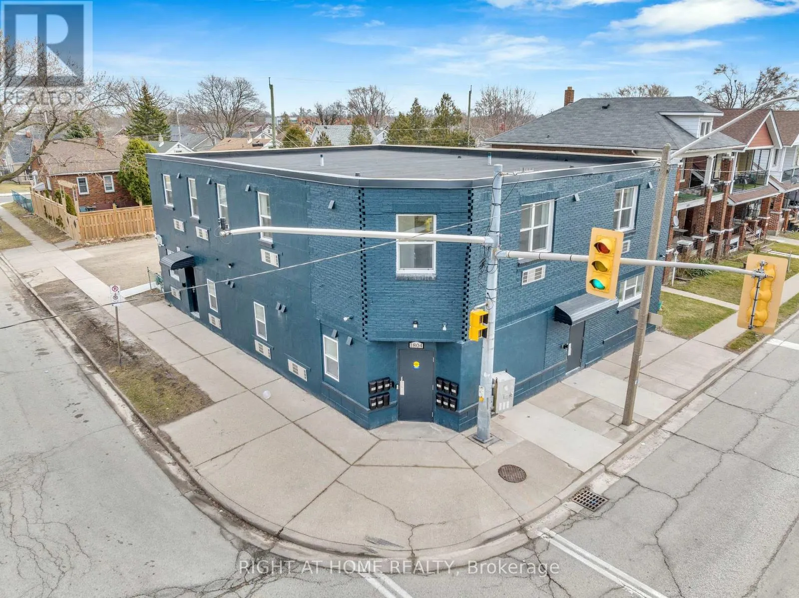 204 - 1804 DROUILLARD ROAD