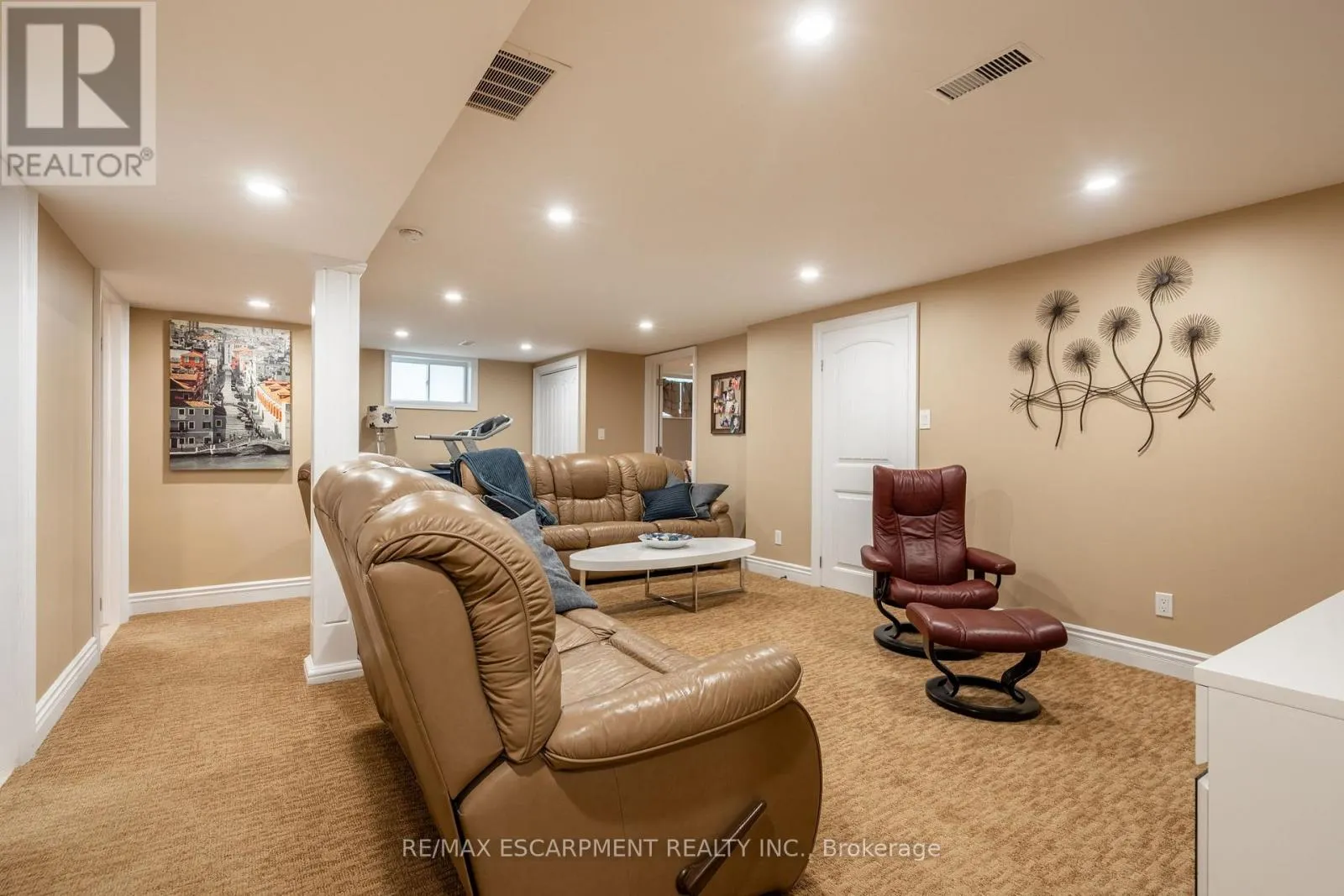 979 GARDEN LANE