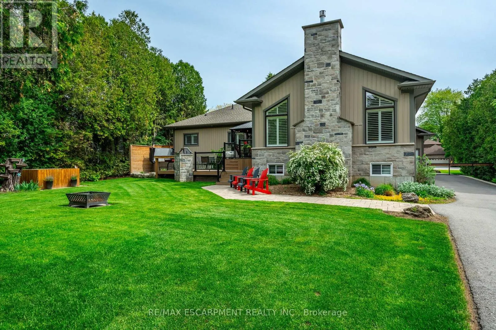 979 GARDEN LANE