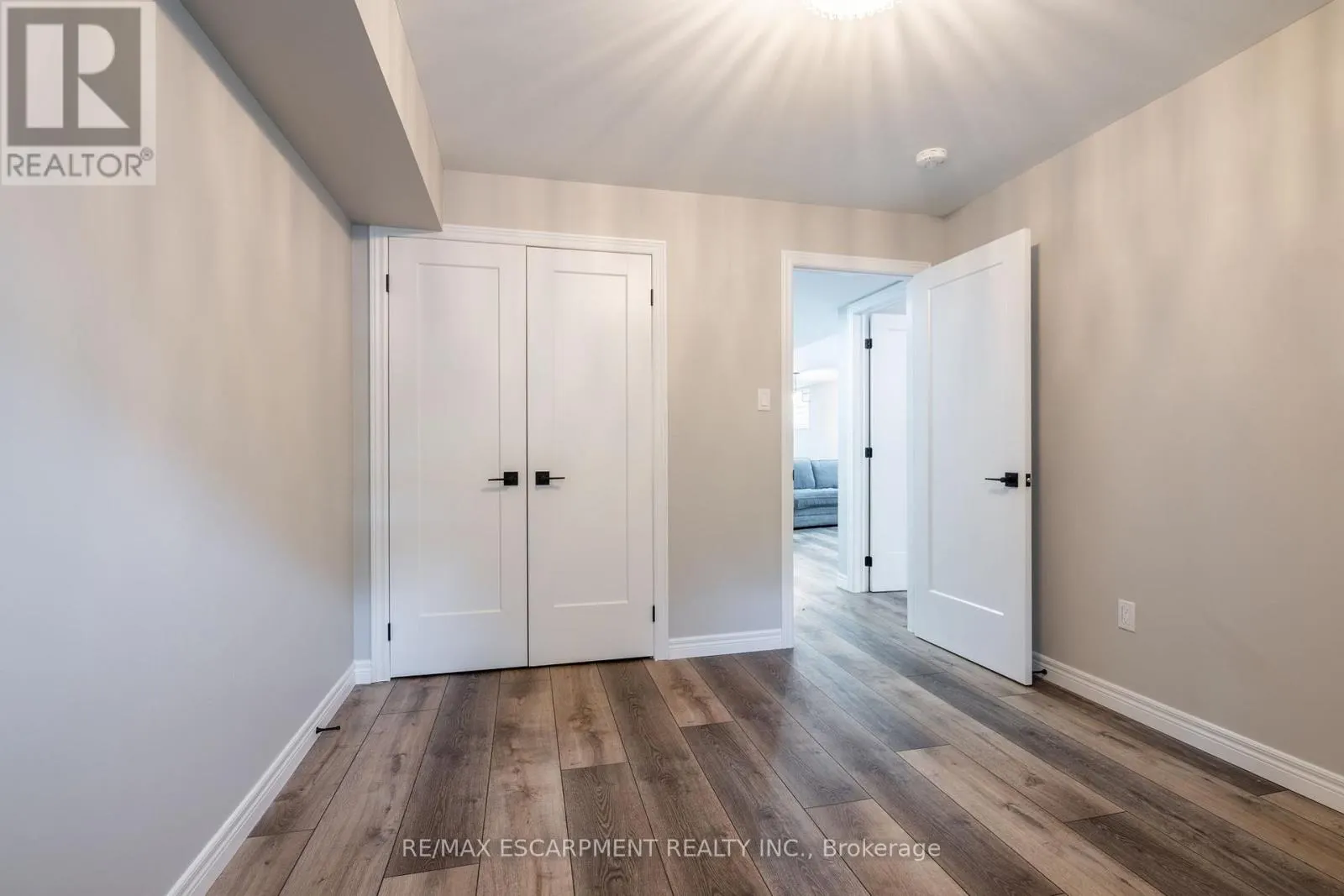 979 GARDEN LANE