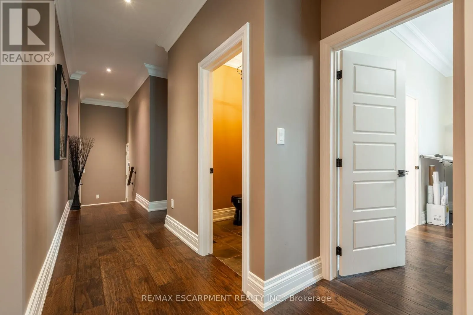 979 GARDEN LANE