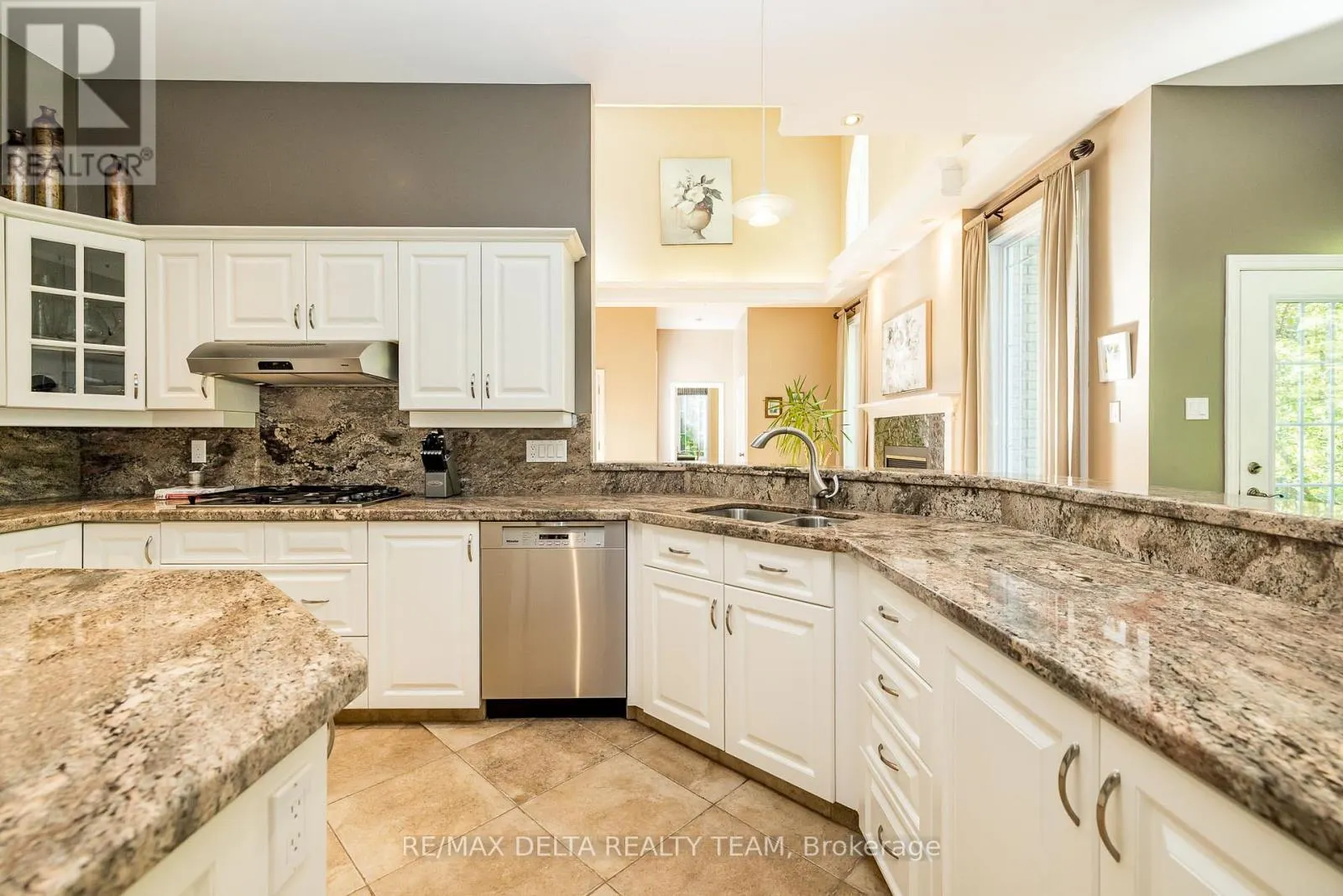 1340 GEORGES VANIER DRIVE
