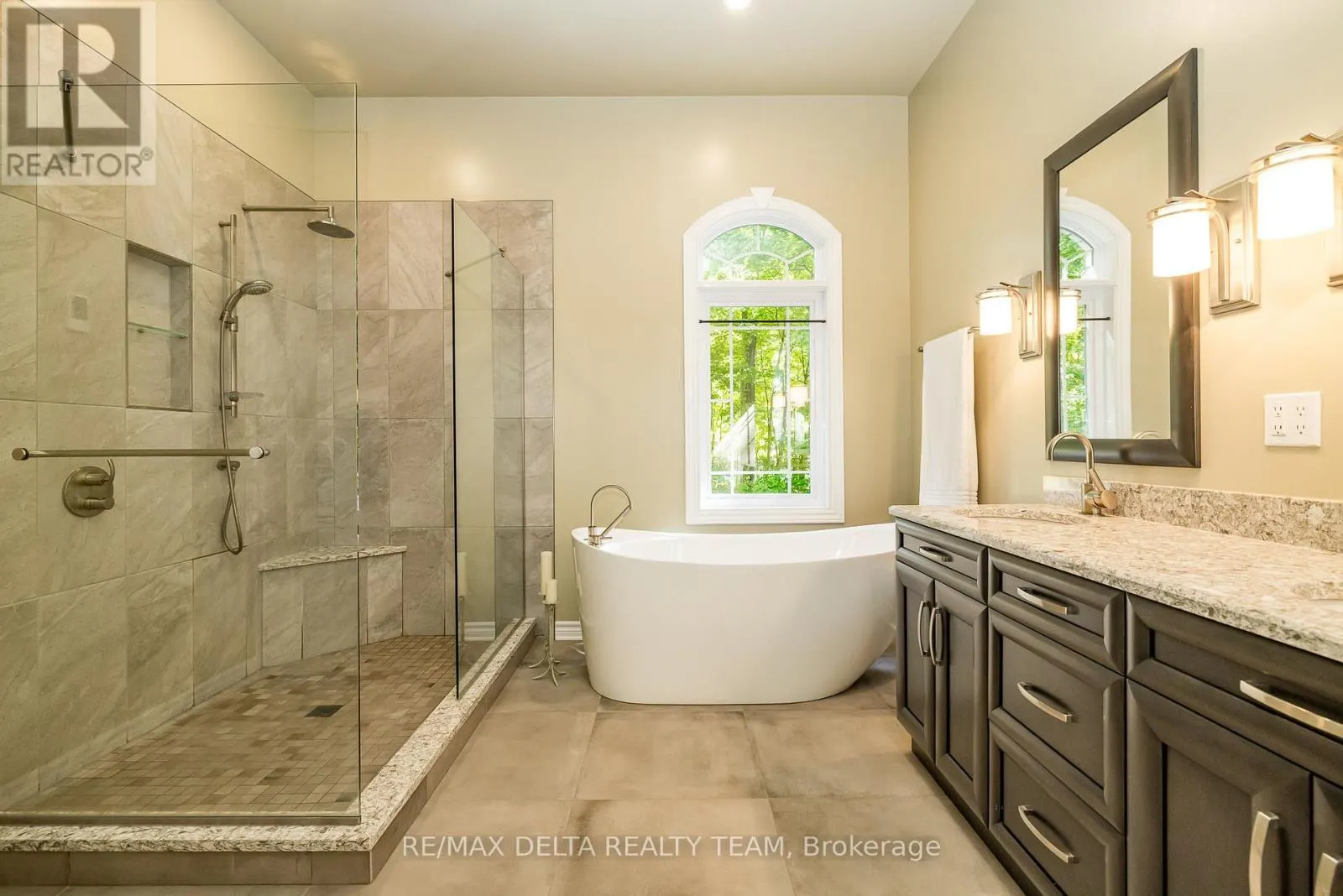1340 GEORGES VANIER DRIVE