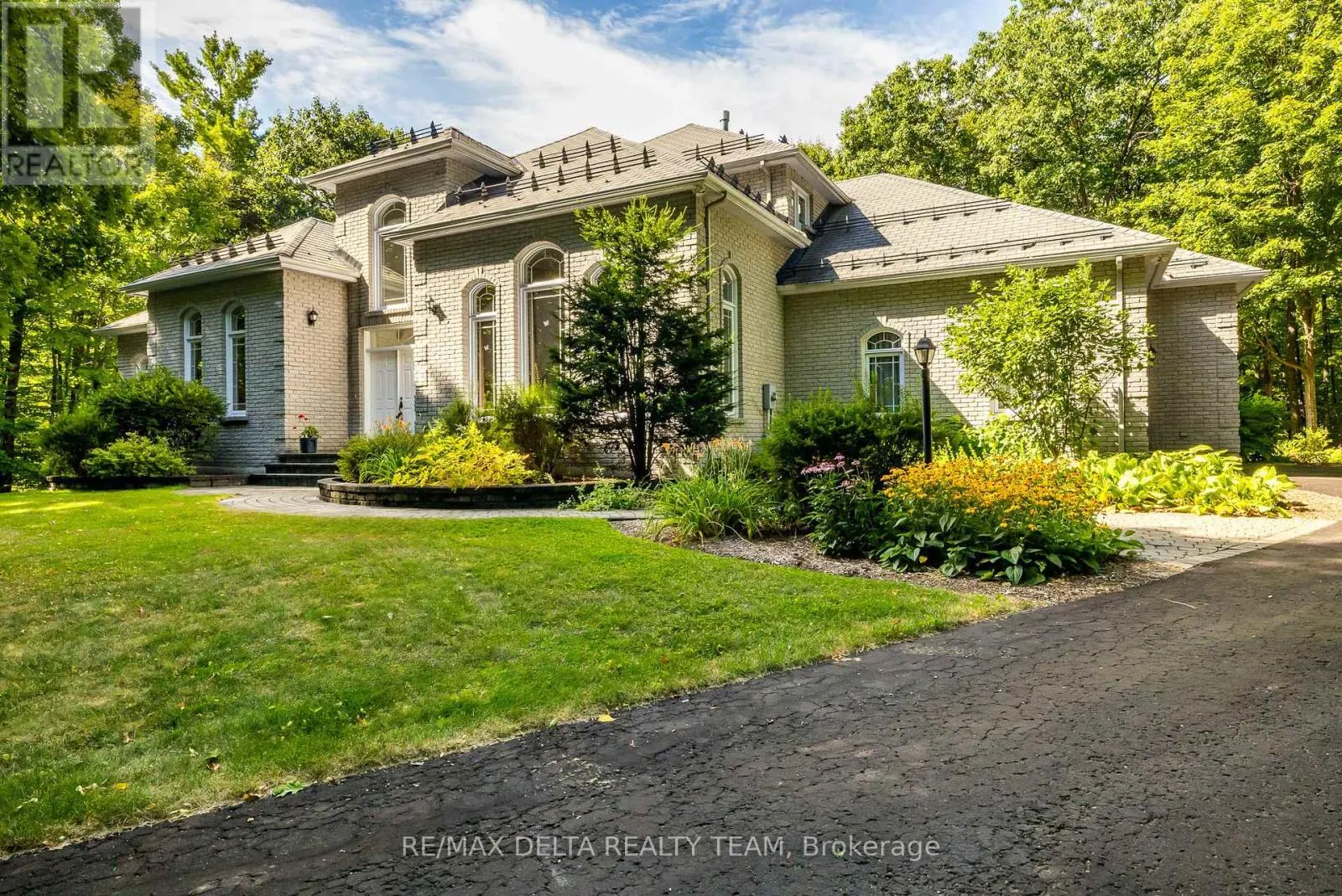1340 GEORGES VANIER DRIVE