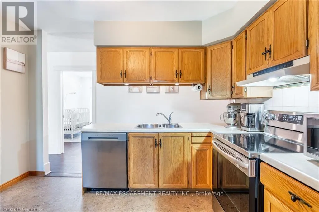 238 WEST 15TH STREET
