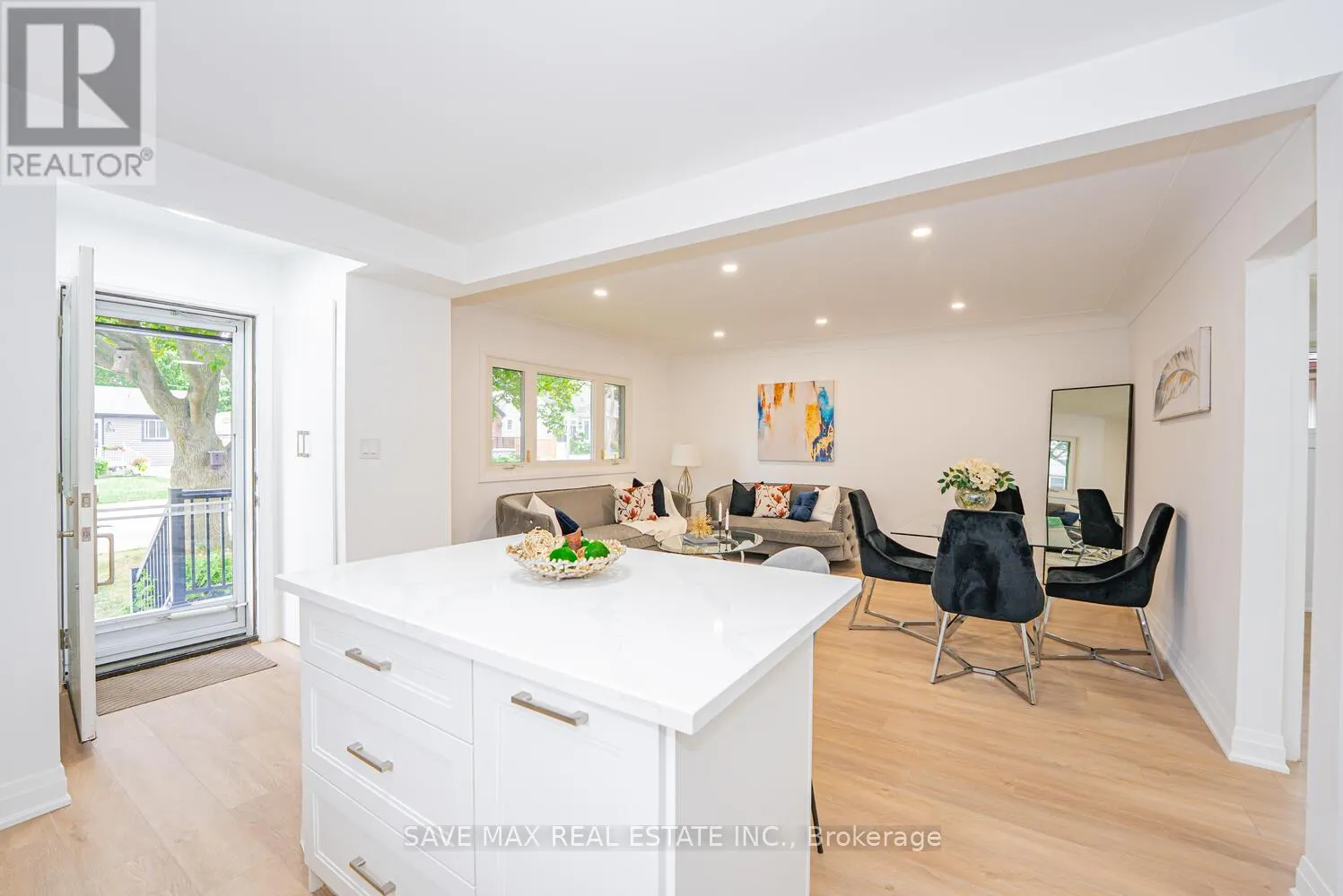 248 WEST 18TH STREET