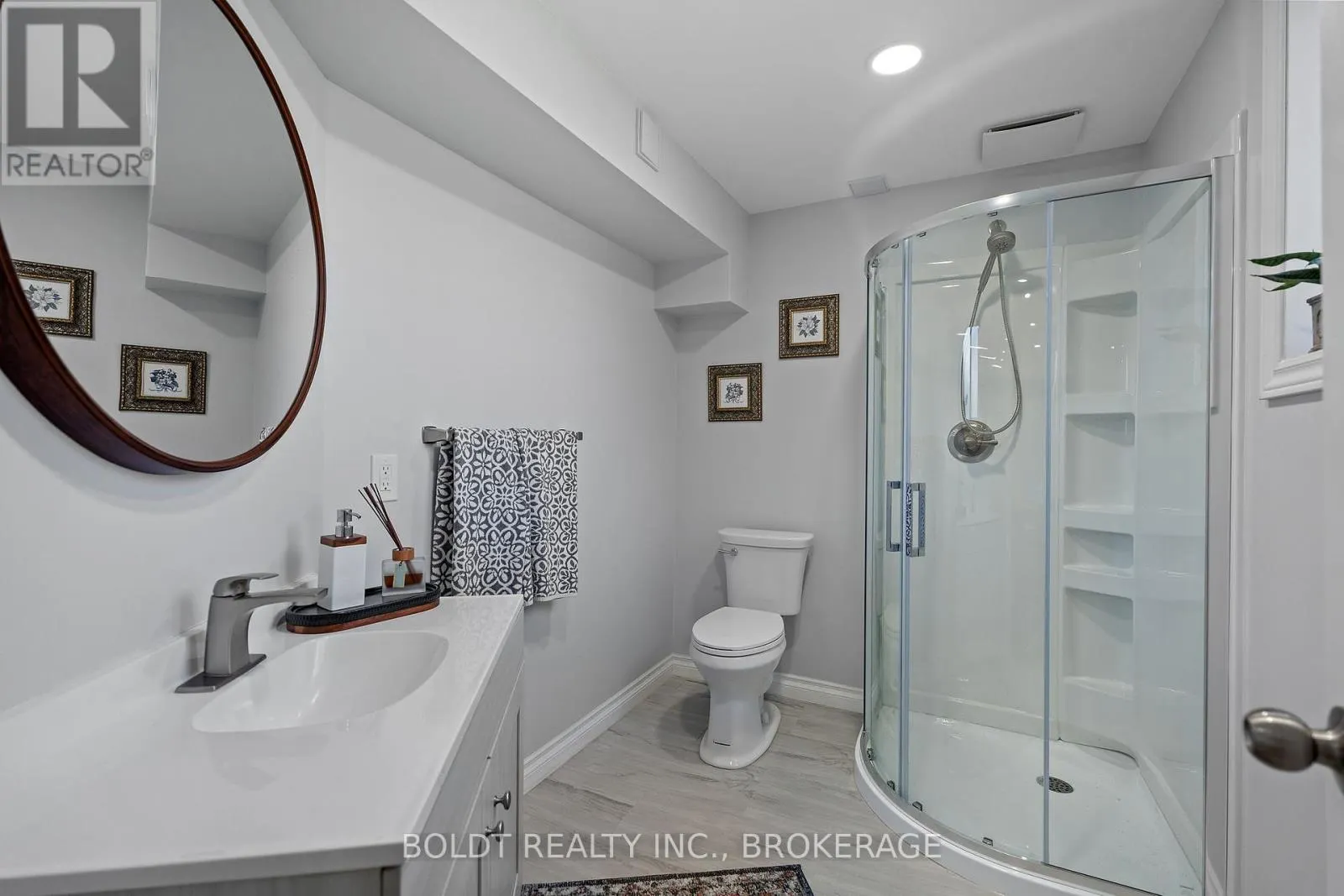 8114 WINDSONG DRIVE