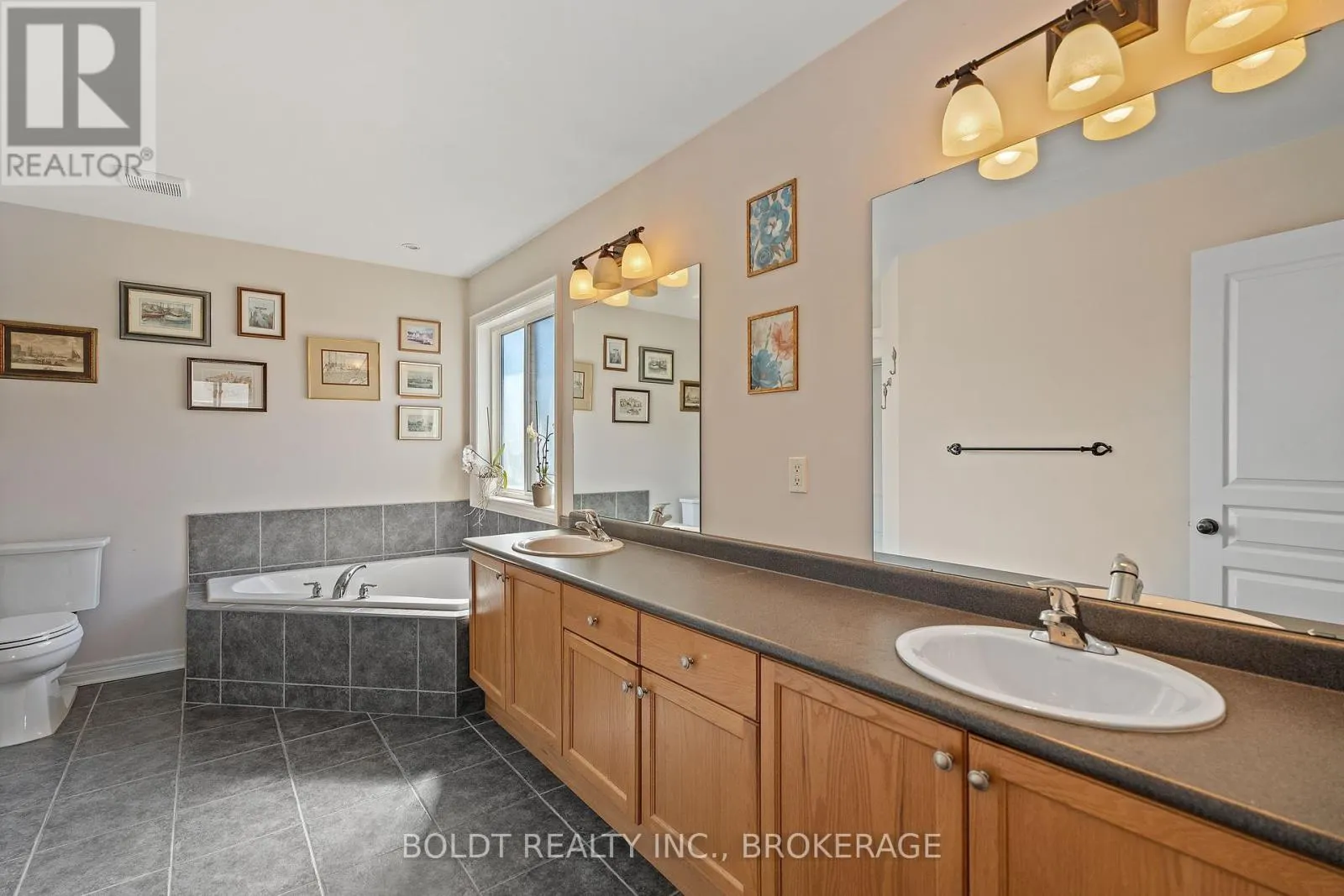 8114 WINDSONG DRIVE
