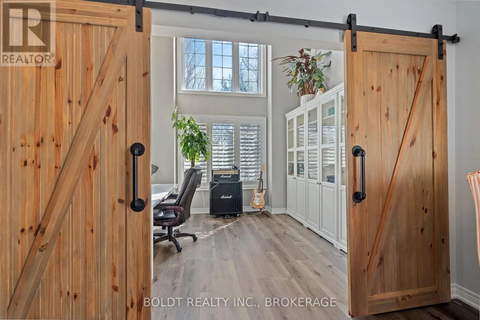 8114 WINDSONG DRIVE