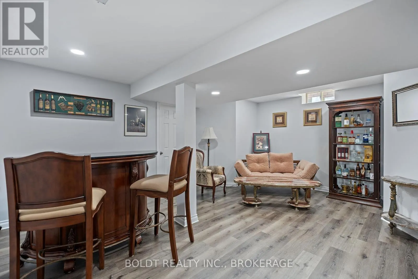 8114 WINDSONG DRIVE