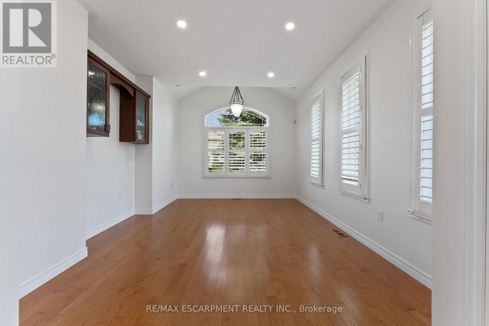 4 MCKIBBON AVENUE