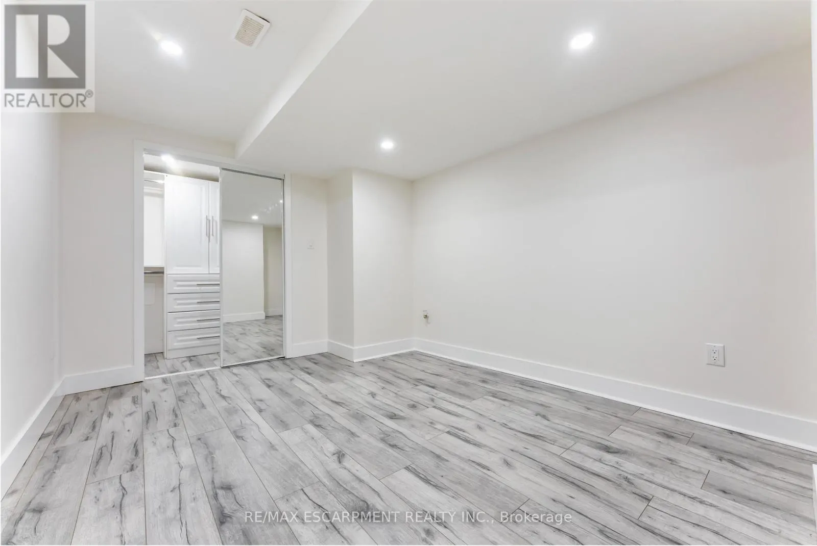 4 MCKIBBON AVENUE