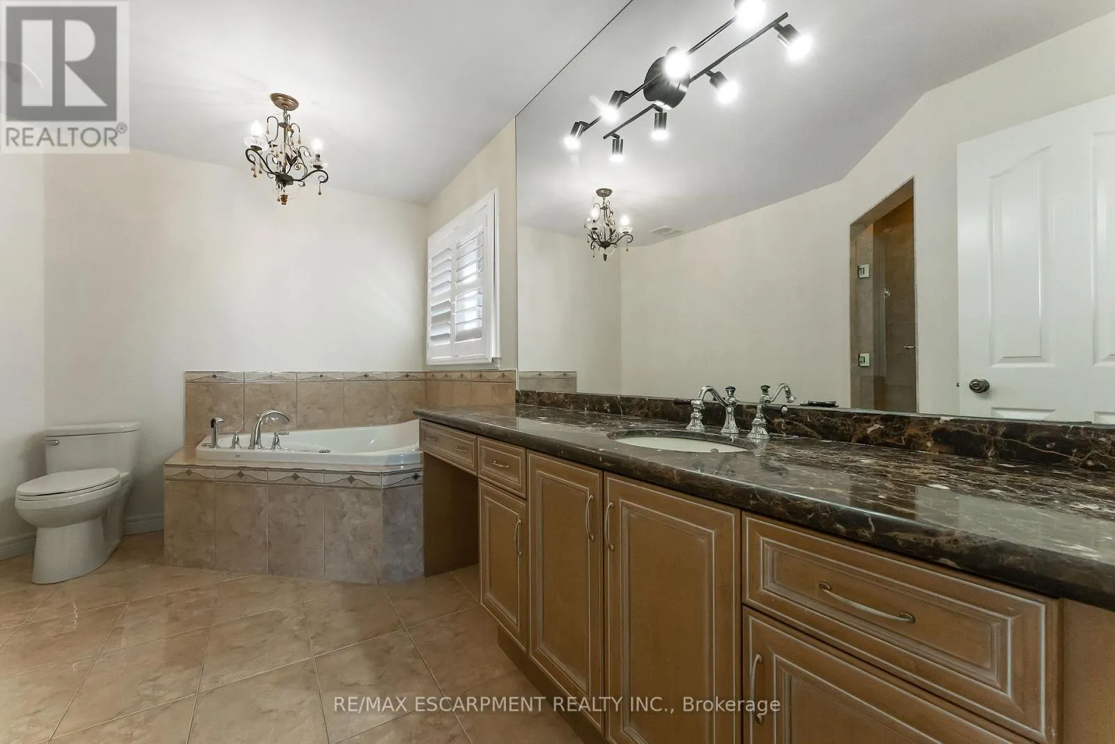 4 MCKIBBON AVENUE