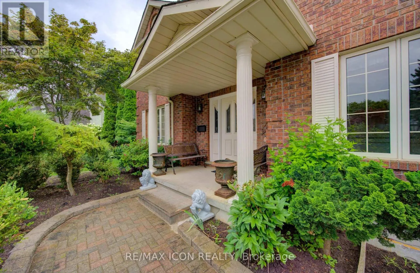 531 SANDBROOKE COURT