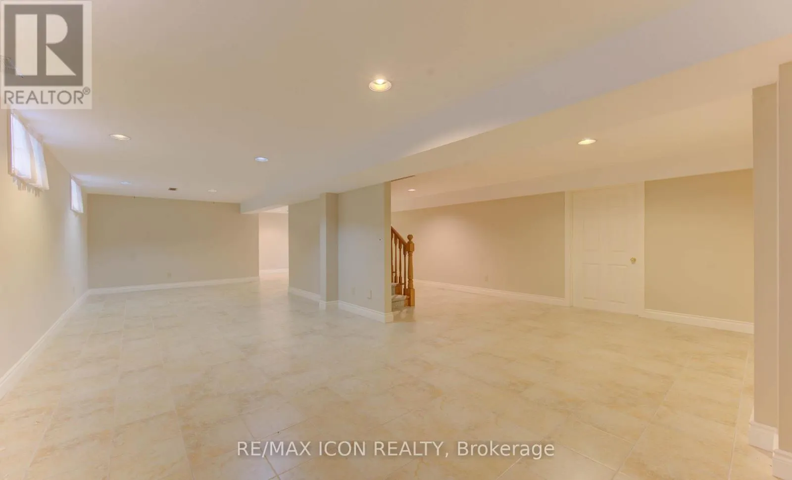 531 SANDBROOKE COURT