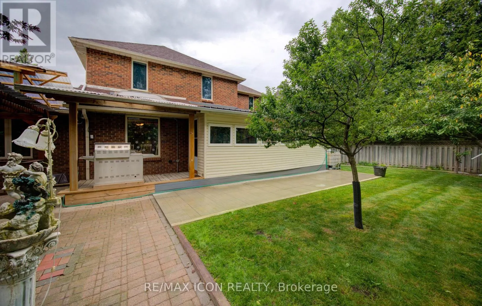 531 SANDBROOKE COURT