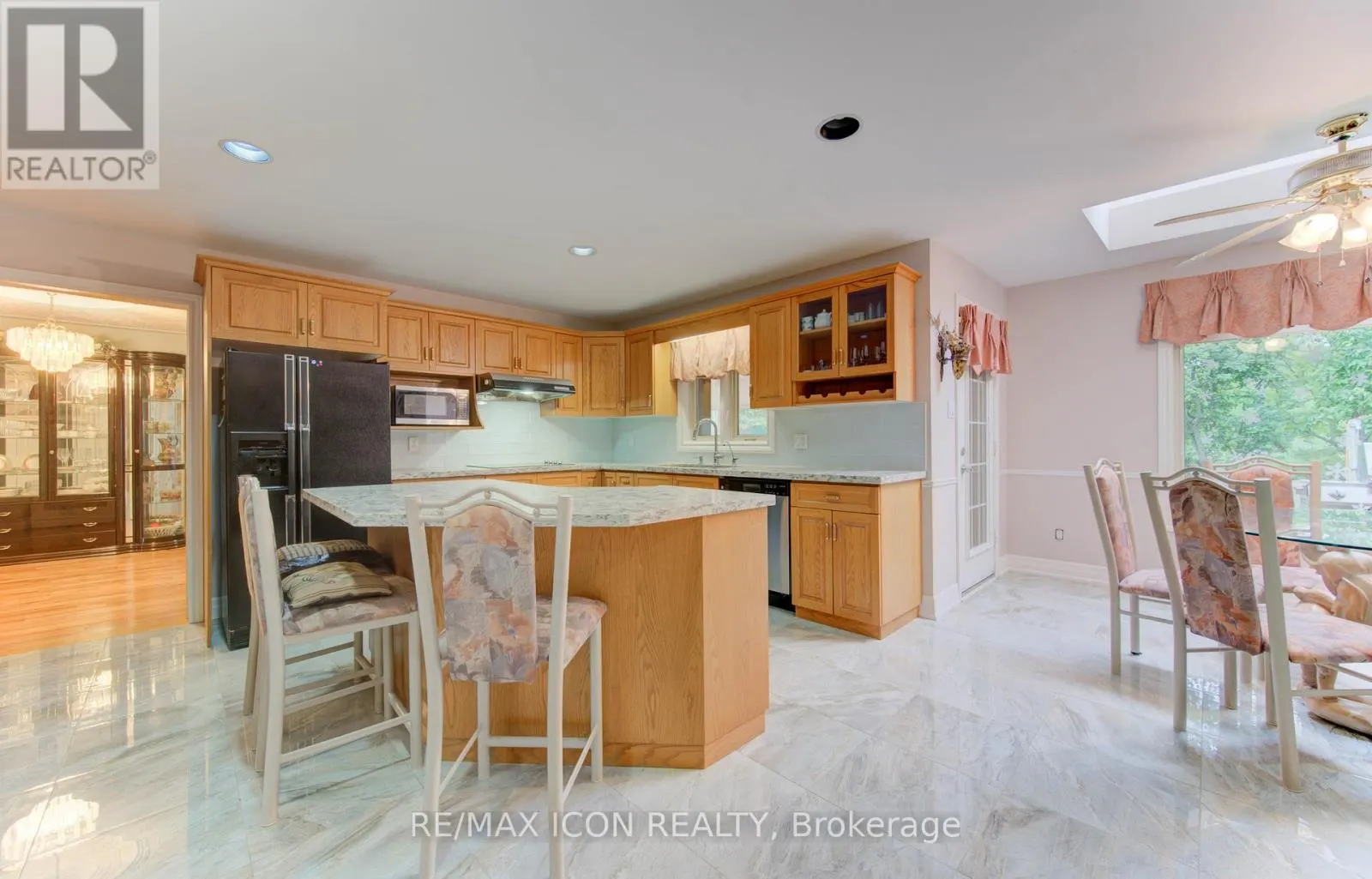 531 SANDBROOKE COURT
