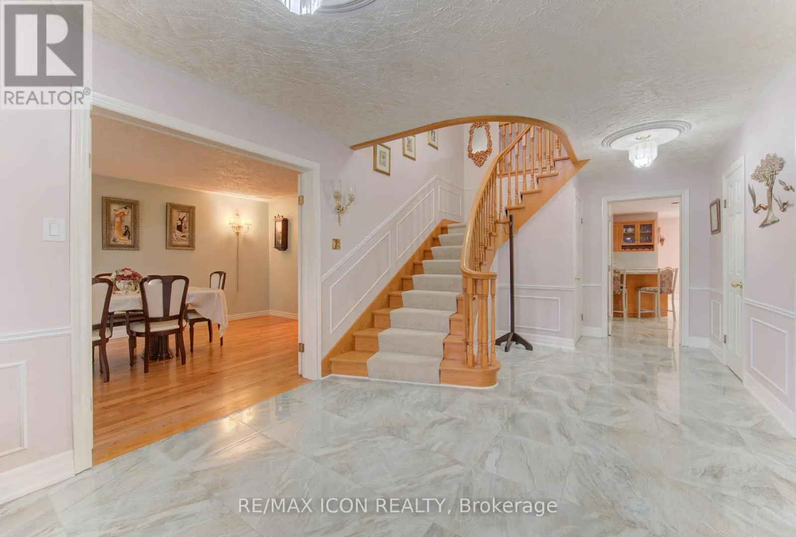 531 SANDBROOKE COURT