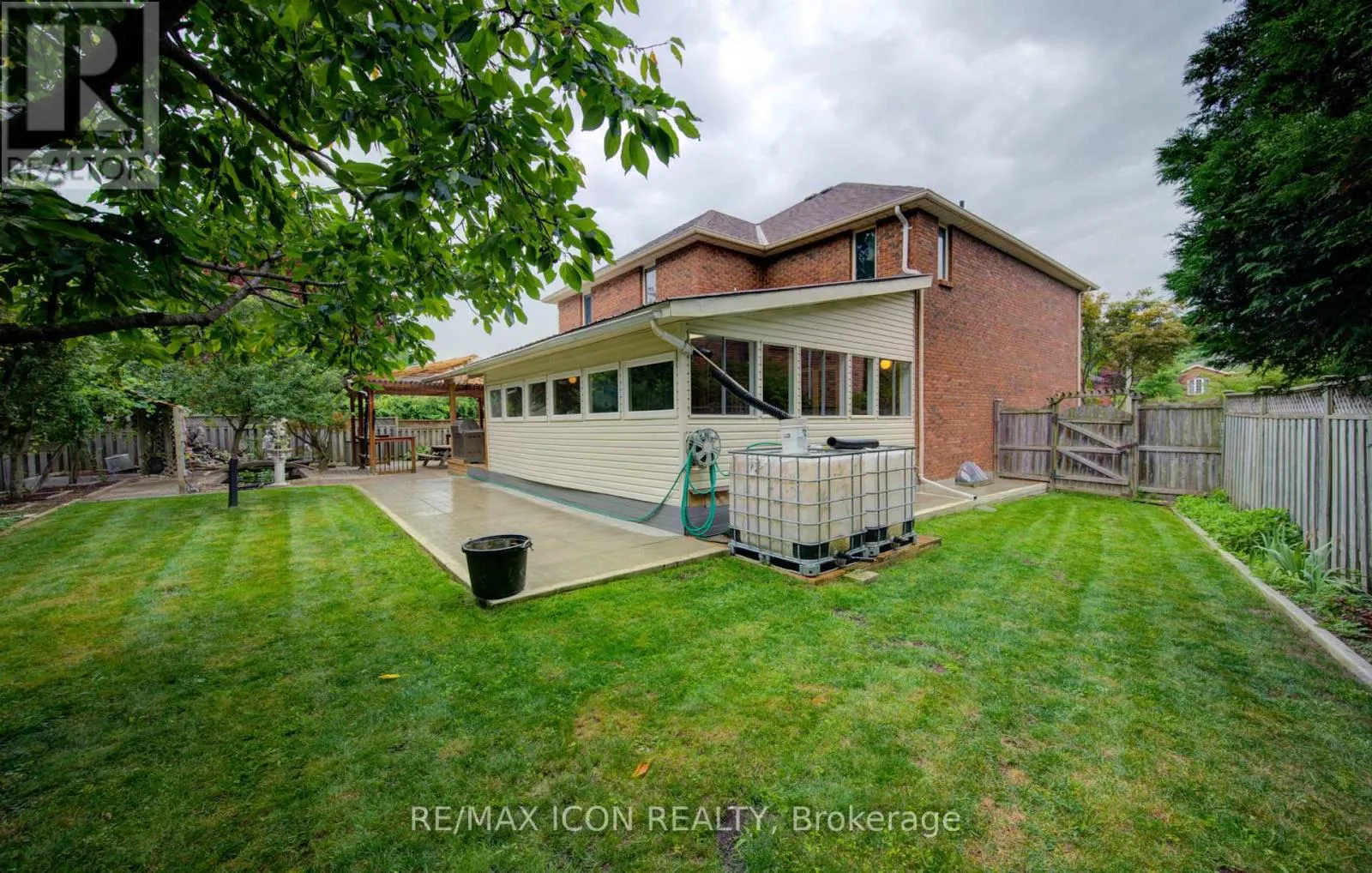 531 SANDBROOKE COURT
