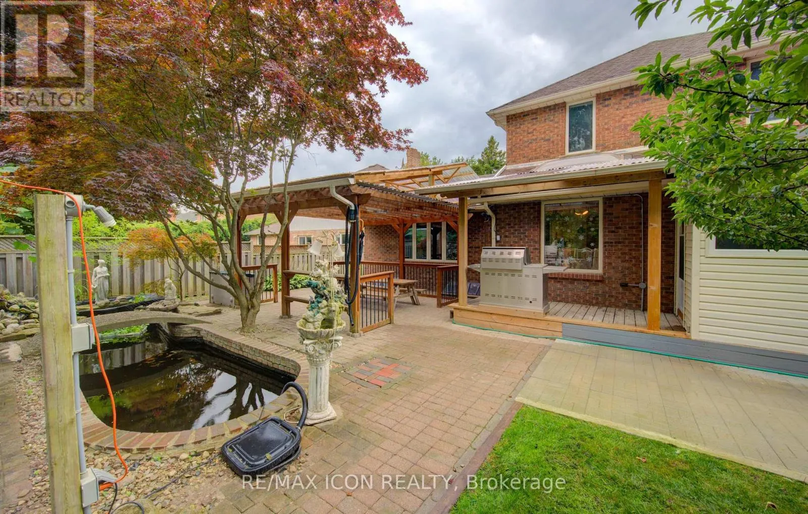 531 SANDBROOKE COURT